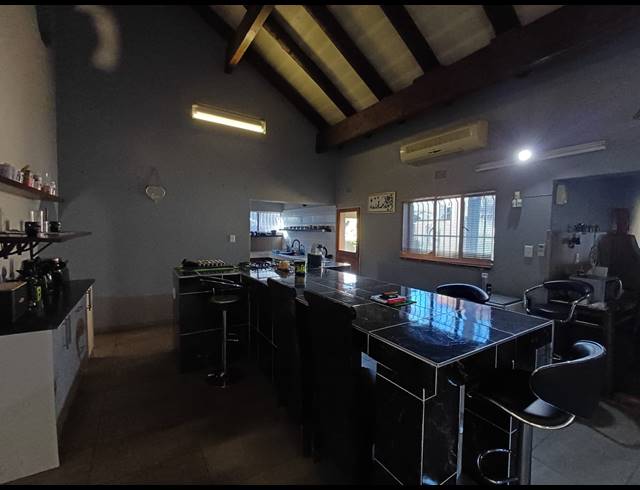 4 BEDROOM HOUSE FOR SALE IN FLORA GARDENS